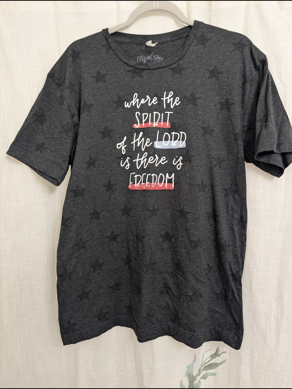Elly and Grace Freedom Graphic Tee Large Dark Gray Star Print Christian Shirt
